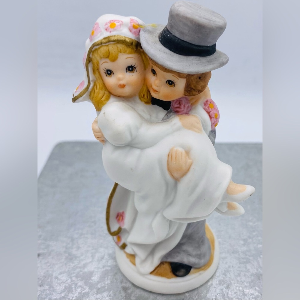 Vintage Lefton China Bride and Groom Figurine “ Christopher Collection “ Topper - Picture 3 of 8